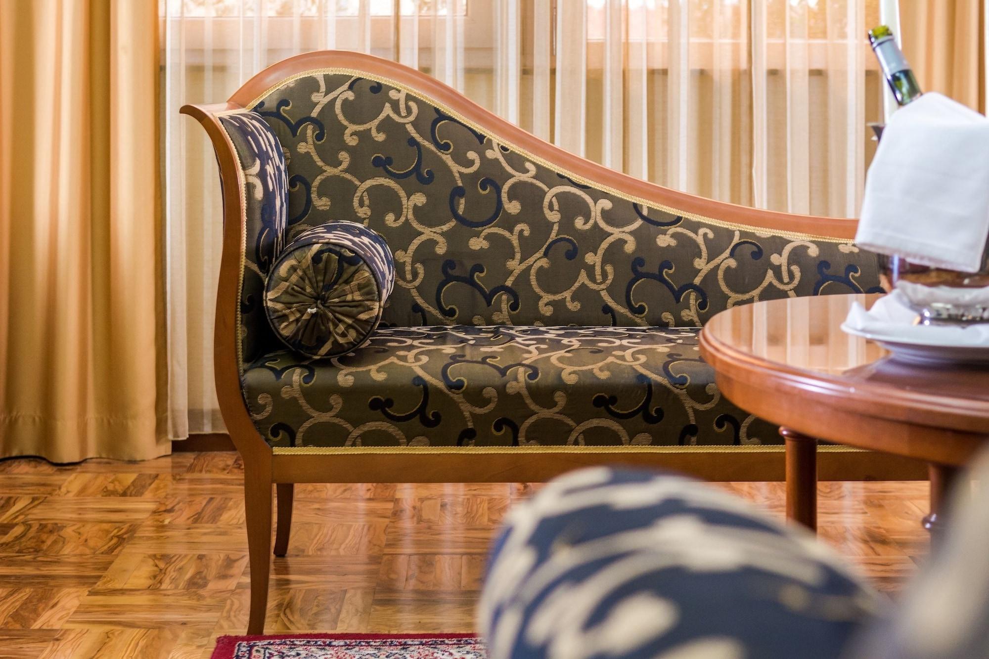 Palazzo President Hotel Сплит Екстериор снимка