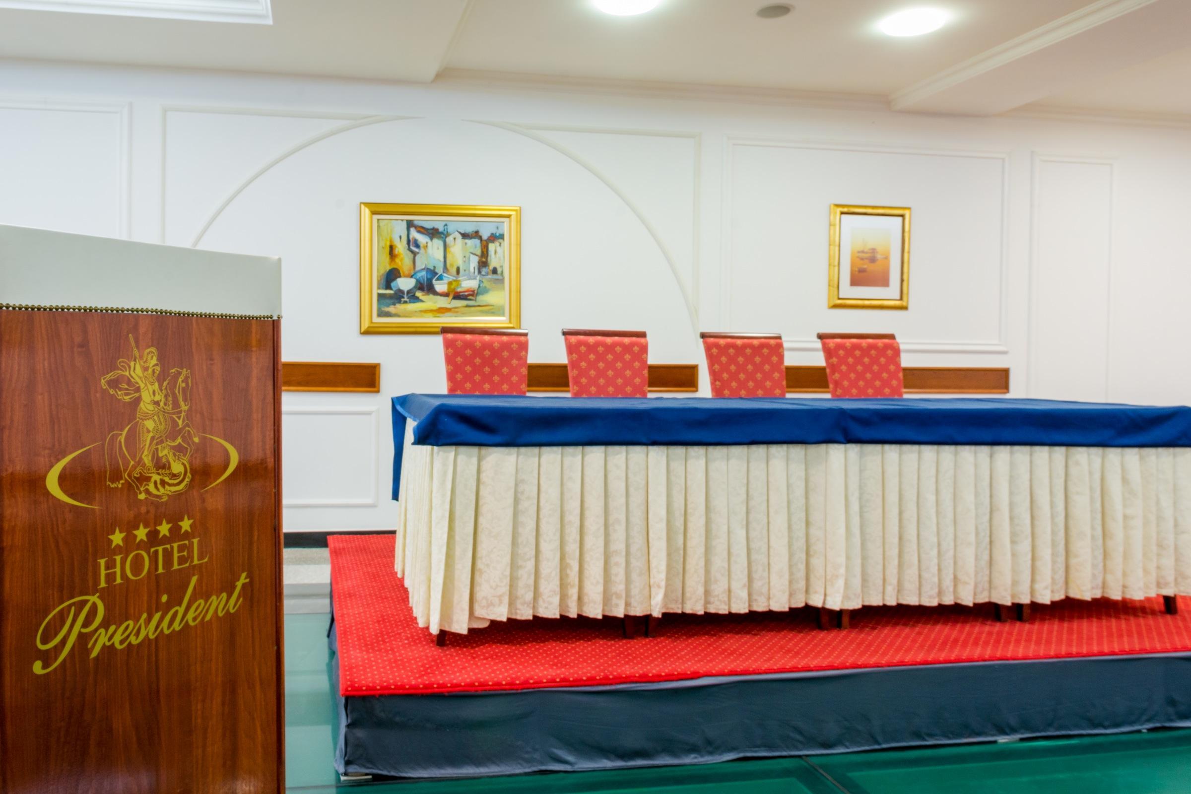 Palazzo President Hotel Сплит Екстериор снимка