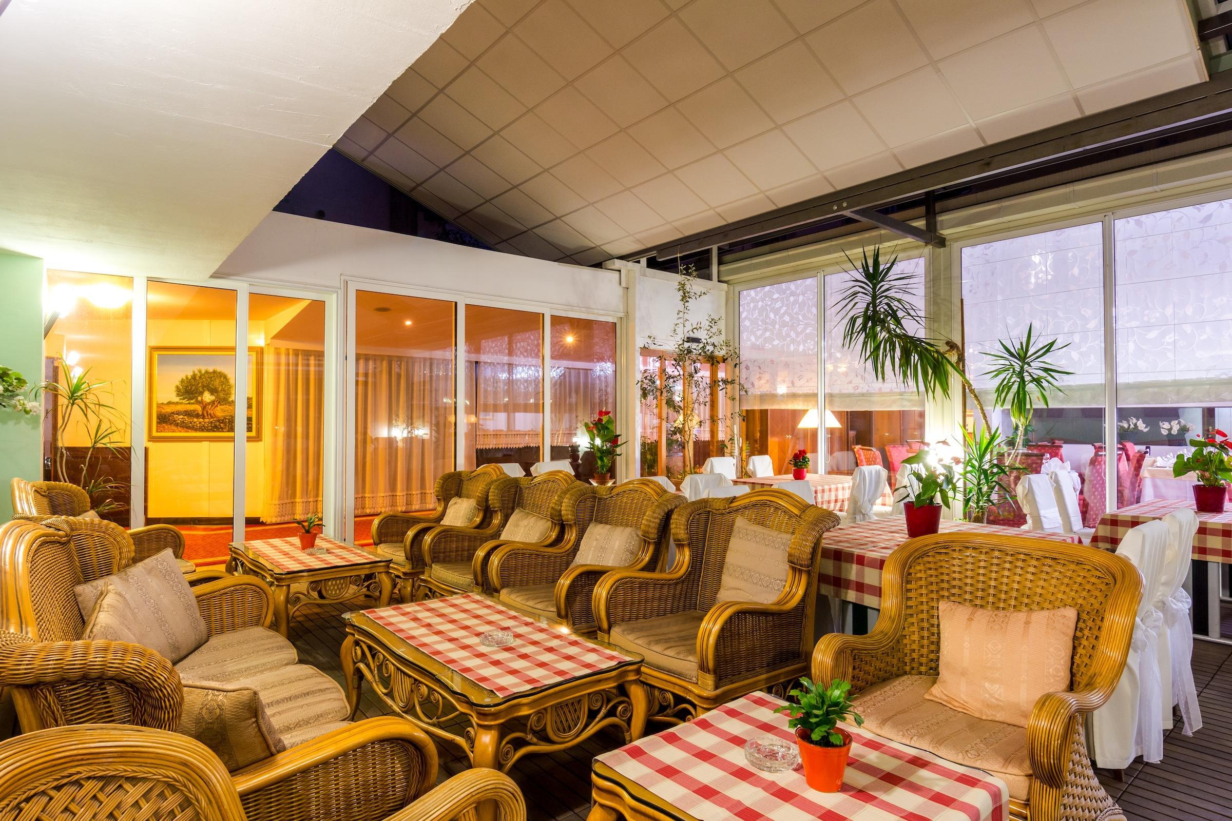Palazzo President Hotel Сплит Екстериор снимка