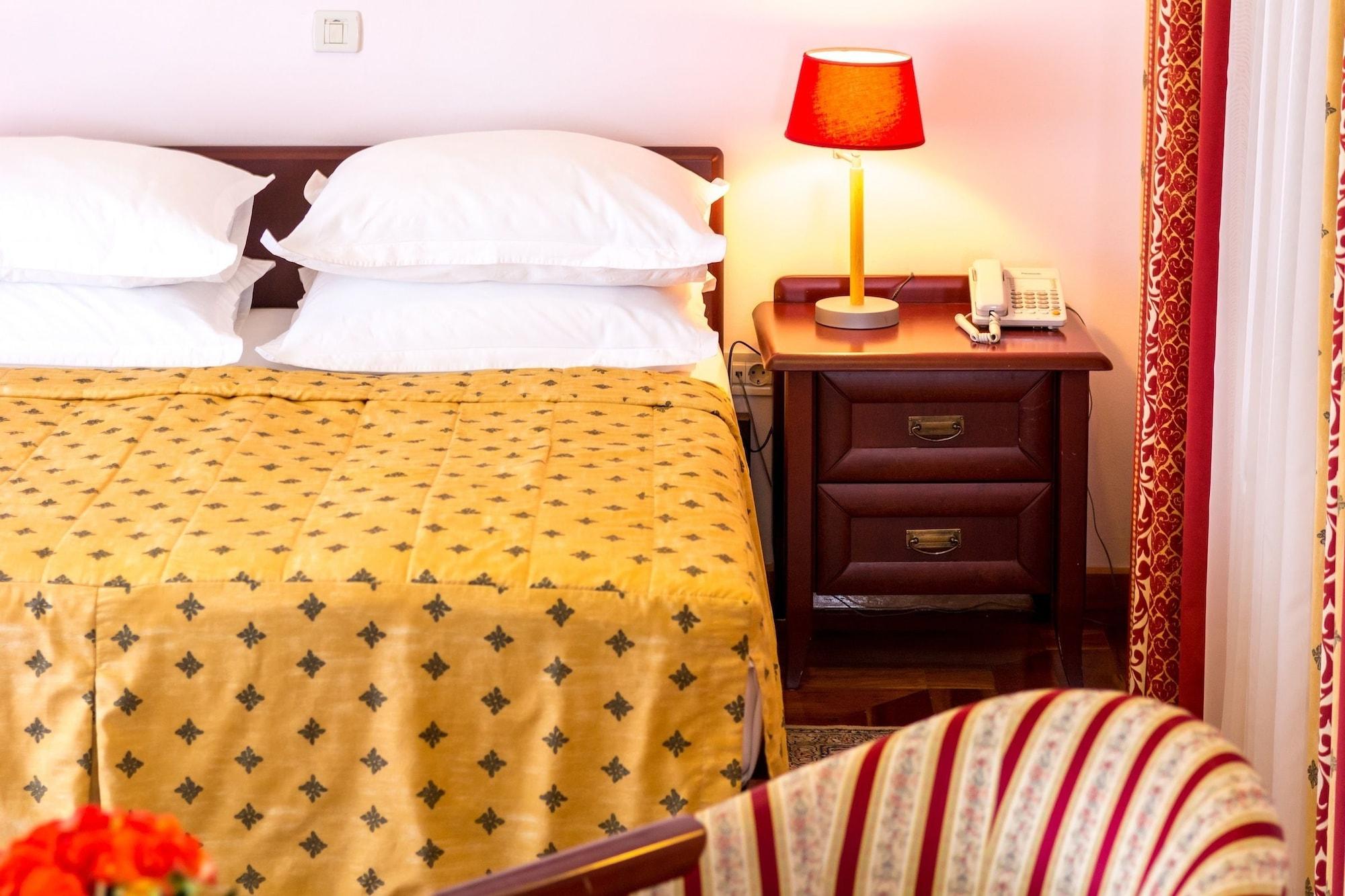 Palazzo President Hotel Сплит Екстериор снимка