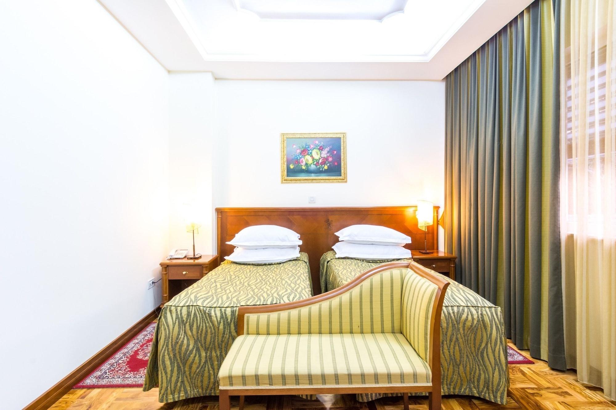 Palazzo President Hotel Сплит Екстериор снимка