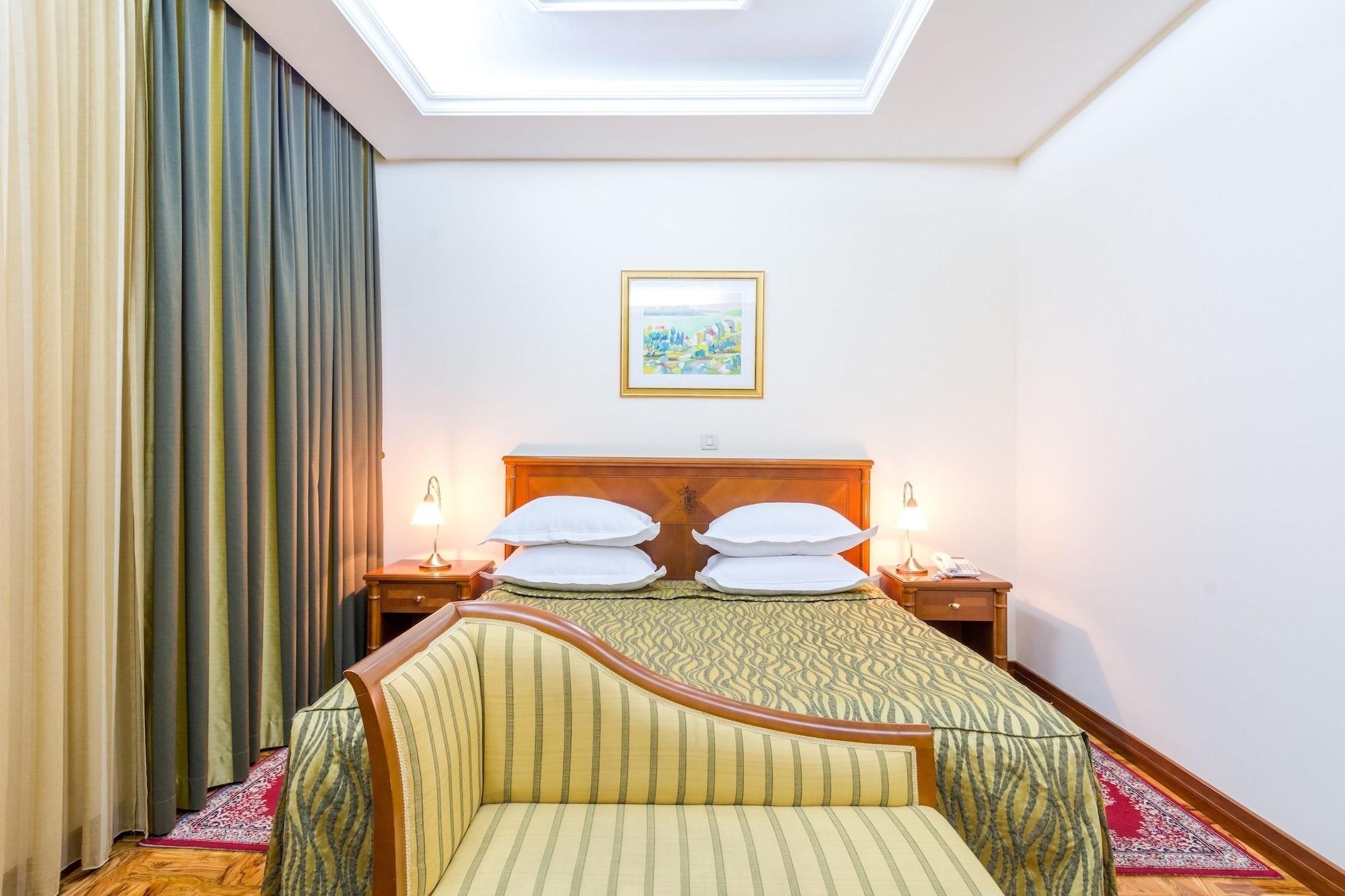 Palazzo President Hotel Сплит Екстериор снимка