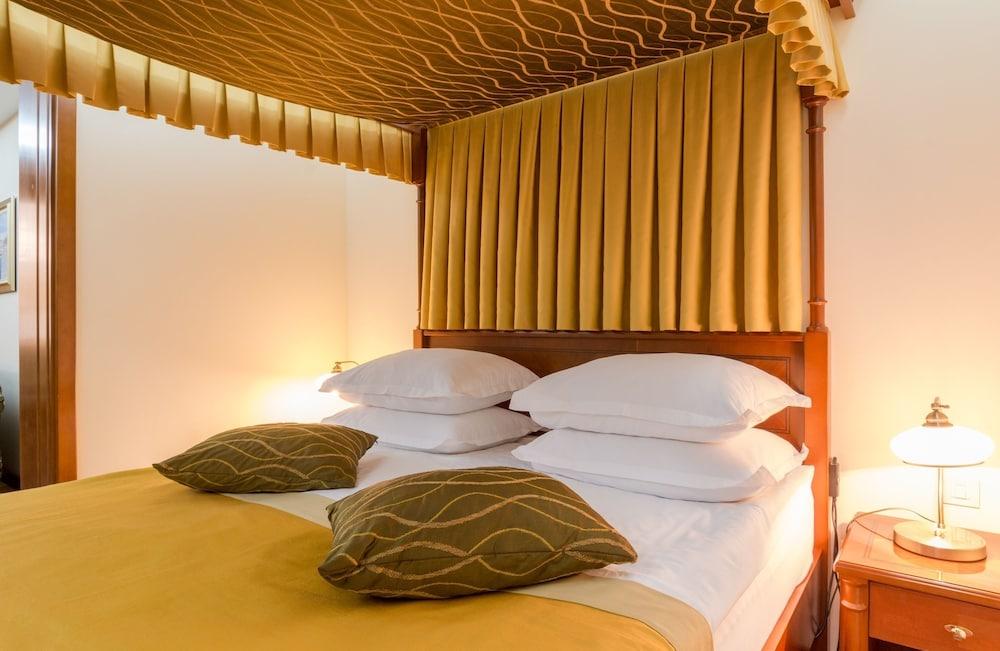 Palazzo President Hotel Сплит Екстериор снимка